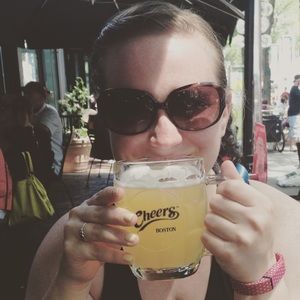 Meet your Posher, Danielle